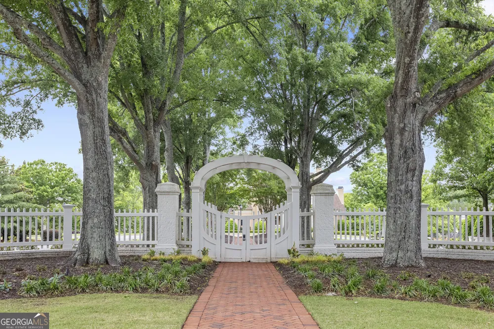 2000 Lancaster SQ Roswell, GA 30076