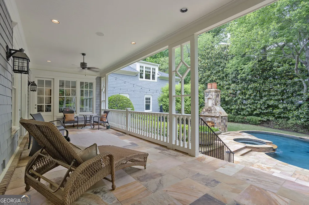 2000 Lancaster SQ Roswell, GA 30076
