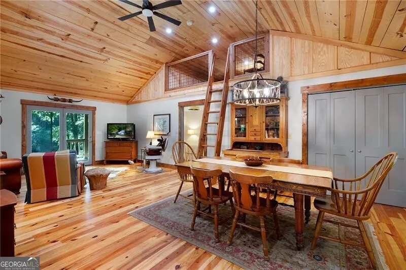 22 Noel LN Ellijay, GA 30540