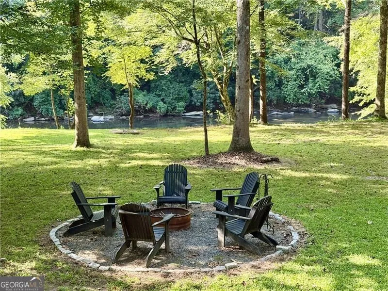 22 Noel LN Ellijay, GA 30540