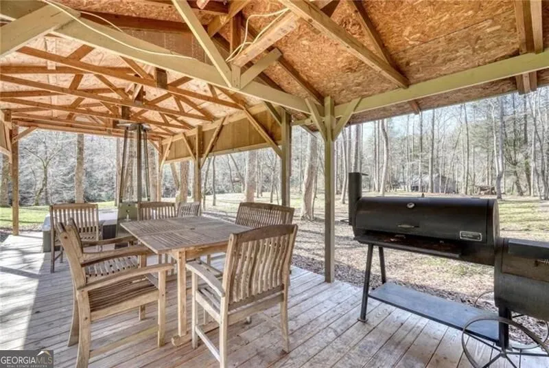 22 Noel LN Ellijay, GA 30540