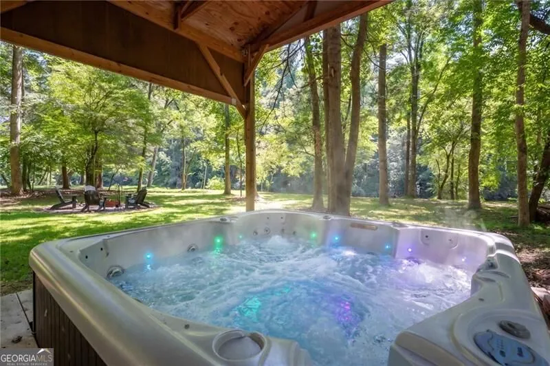 22 Noel LN Ellijay, GA 30540