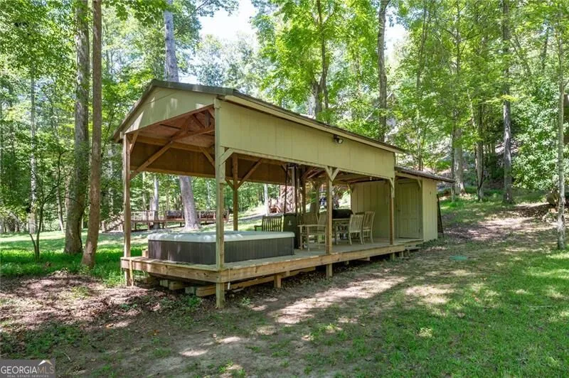 22 Noel LN Ellijay, GA 30540