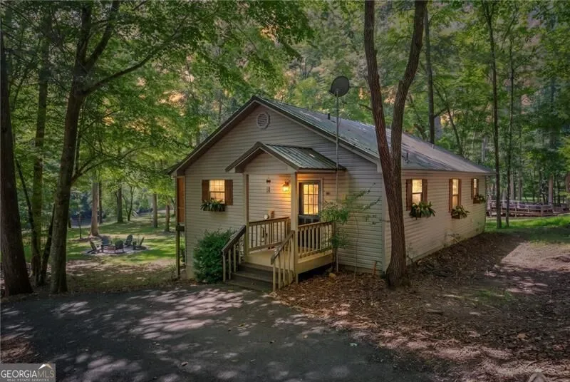 22 Noel LN Ellijay, GA 30540
