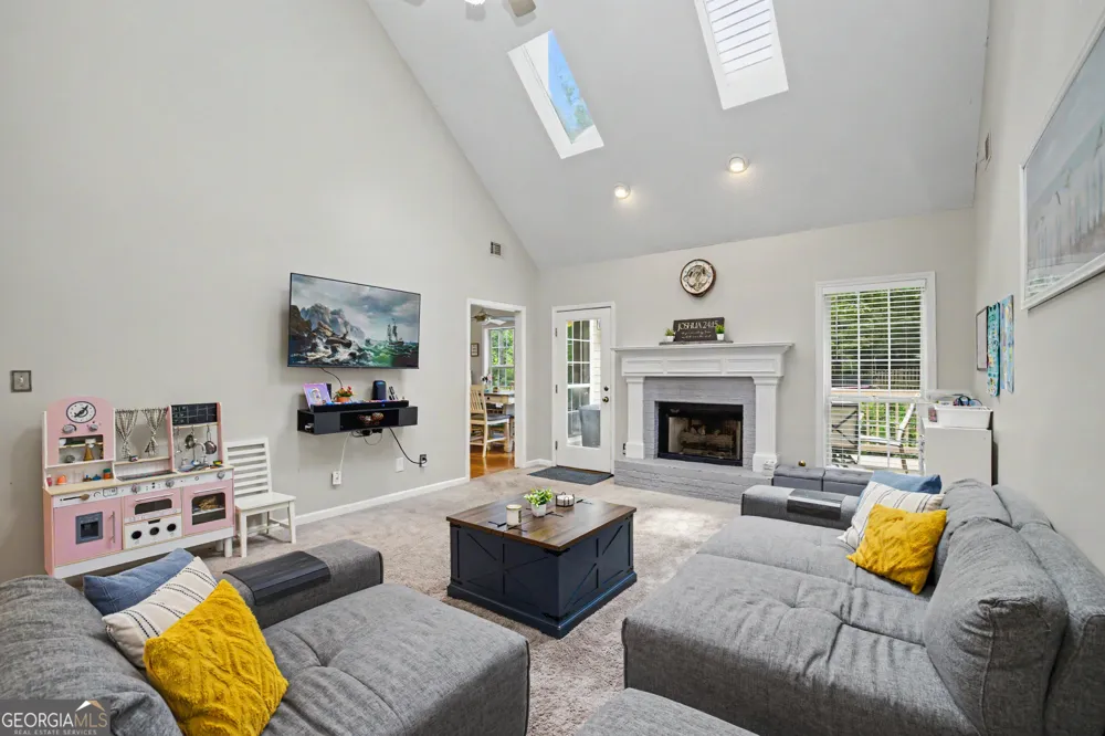85 Woodstream DR Newnan, GA 30265
