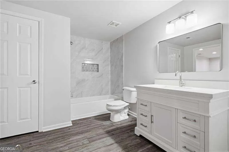 112 Adelaide XING Acworth, GA 30101