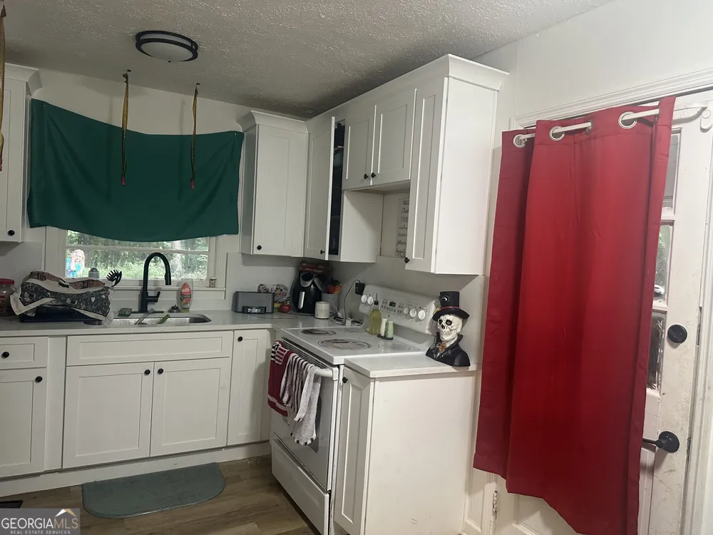 35 Collins RD Jasper, GA 30143