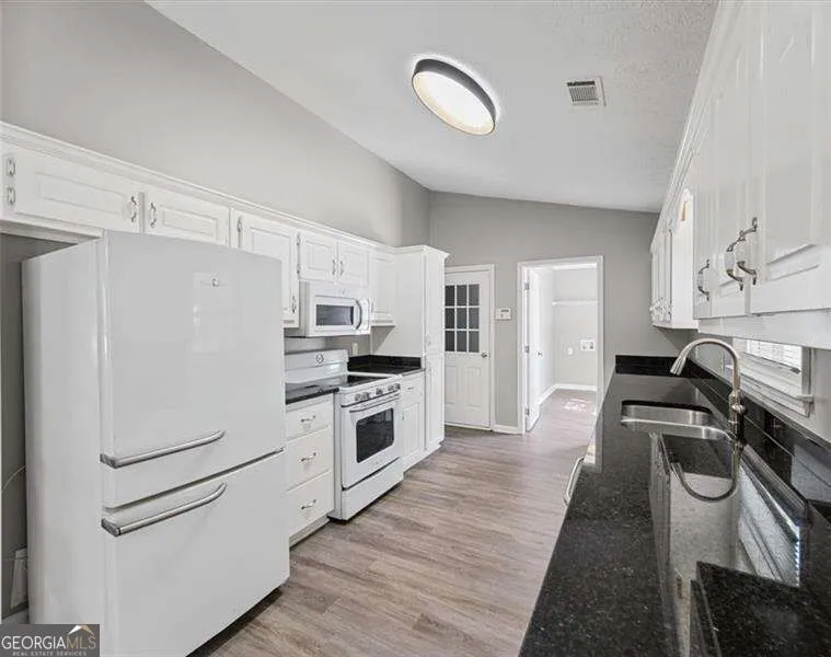 13 White Tail DR Jasper, GA 30143