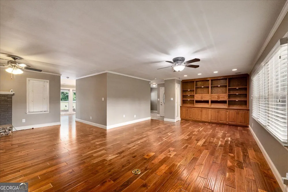 580 Hurt RD SW Smyrna, GA 30082