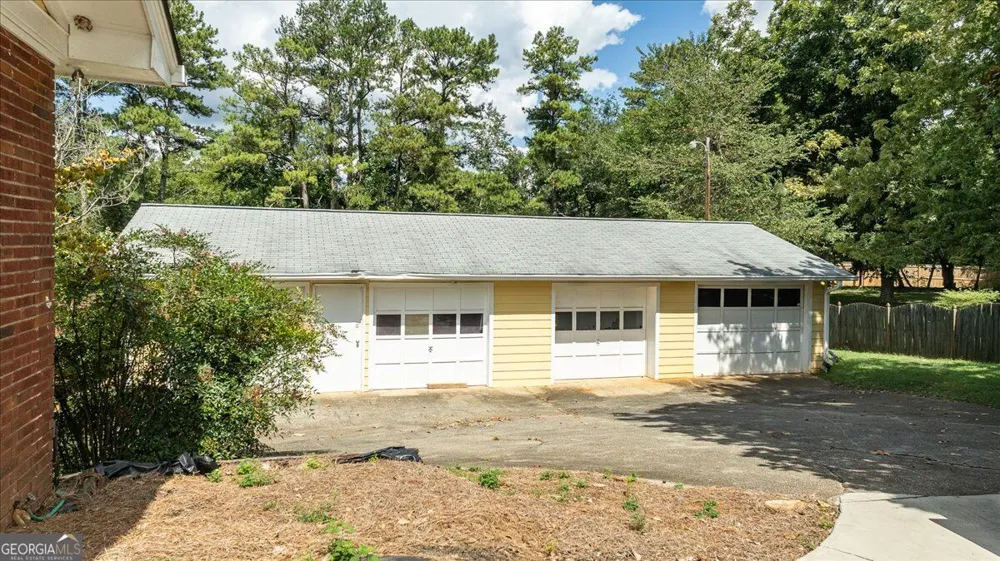 580 Hurt RD SW Smyrna, GA 30082