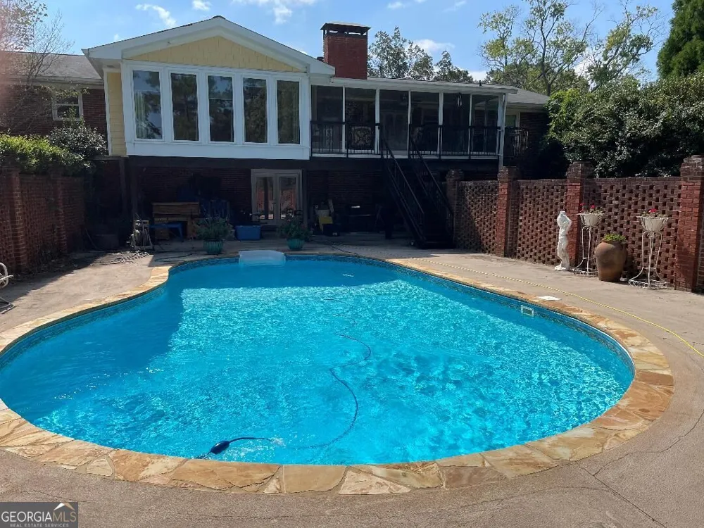 580 Hurt RD SW Smyrna, GA 30082