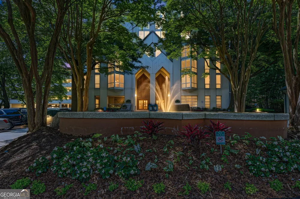 2870 Pharr Court South NW Atlanta, GA 30305
