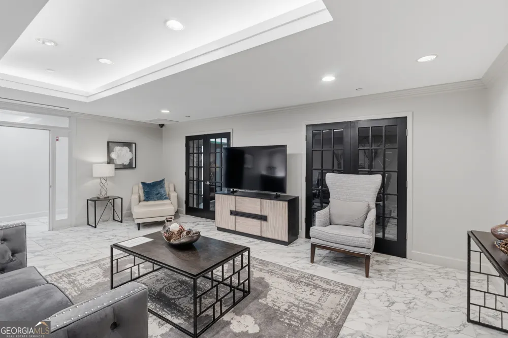 2870 Pharr Court South NW Atlanta, GA 30305