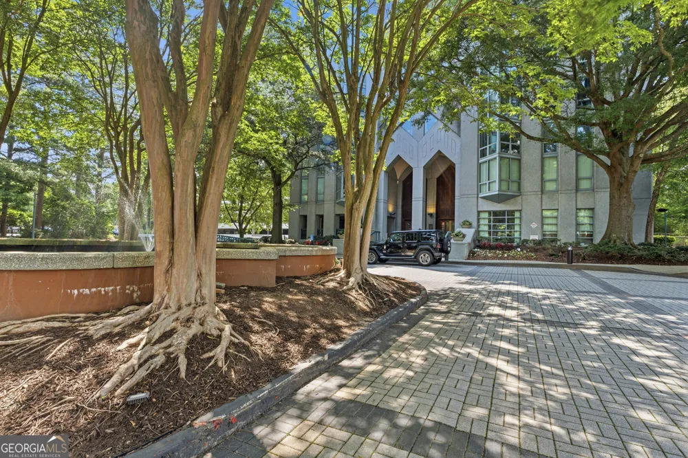 2870 Pharr Court South NW Atlanta, GA 30305