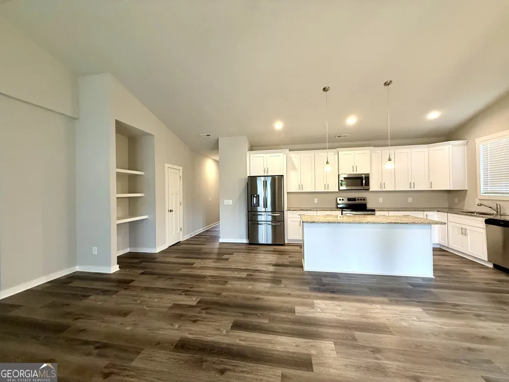 308 N Point CIR Hartwell, GA 30643