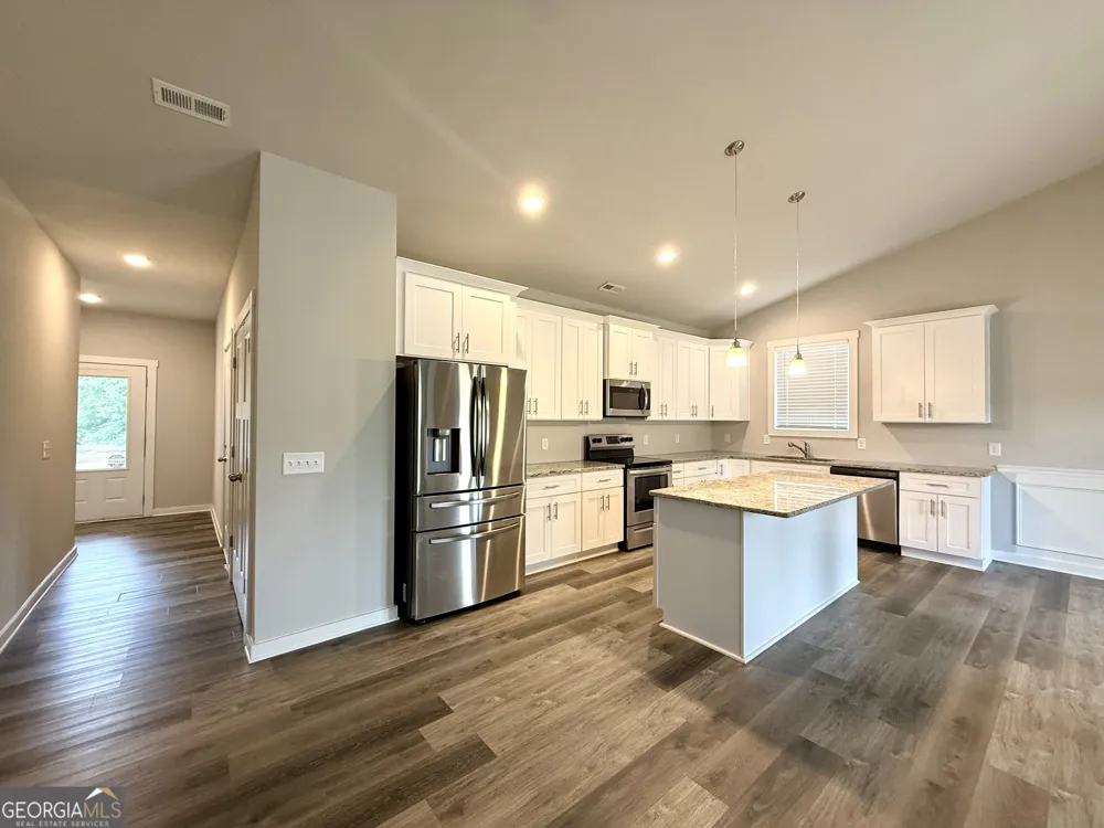 308 N Point CIR Hartwell, GA 30643