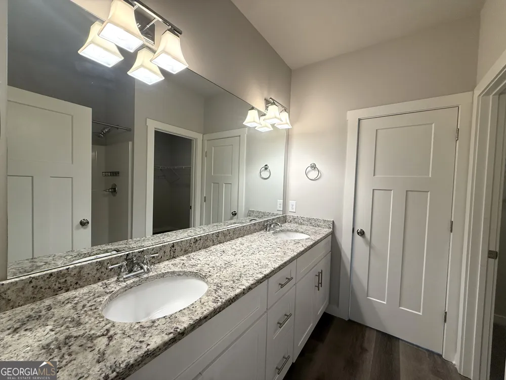 308 N Point CIR Hartwell, GA 30643