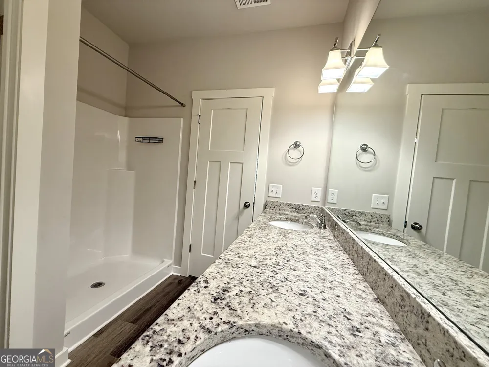 308 N Point CIR Hartwell, GA 30643