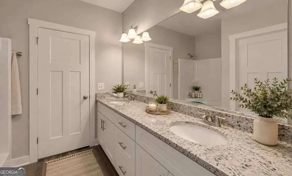 308 N Point CIR Hartwell, GA 30643