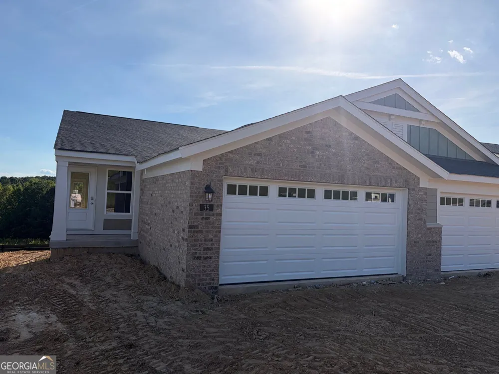 35 Village DR Dawsonville, GA 30534