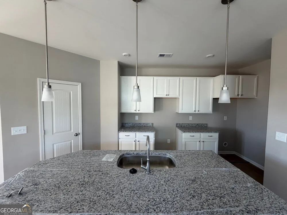 35 Village DR Dawsonville, GA 30534