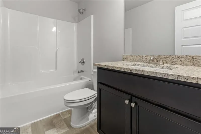 24 Richardson ST Winder, GA 30680