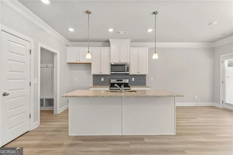 24 Richardson ST Winder, GA 30680