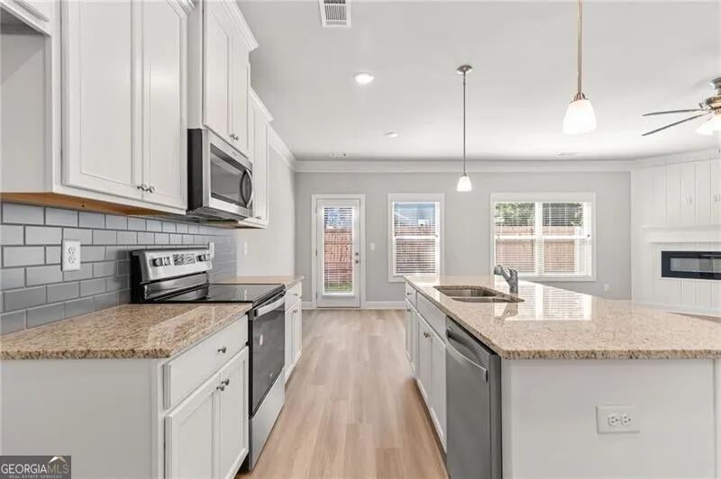 24 Richardson ST Winder, GA 30680