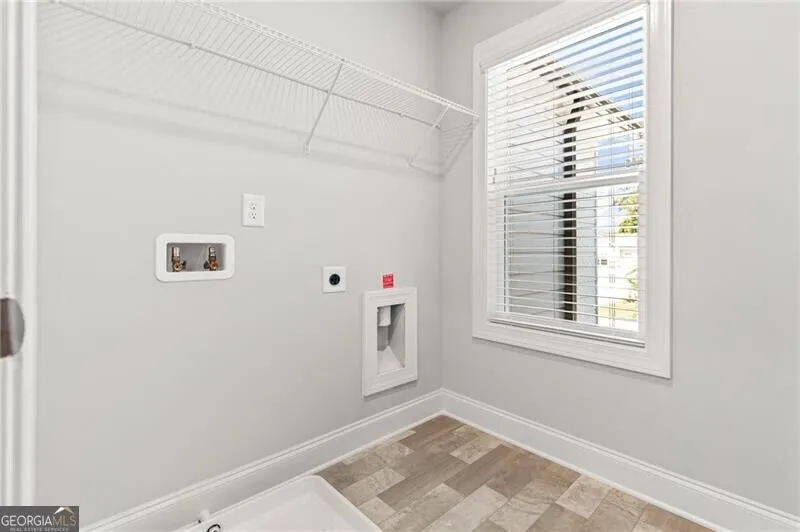 24 Richardson ST Winder, GA 30680