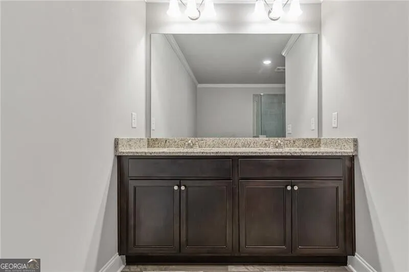24 Richardson ST Winder, GA 30680