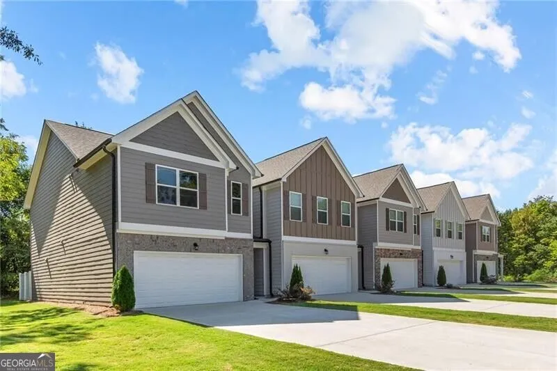 24 Richardson ST Winder, GA 30680