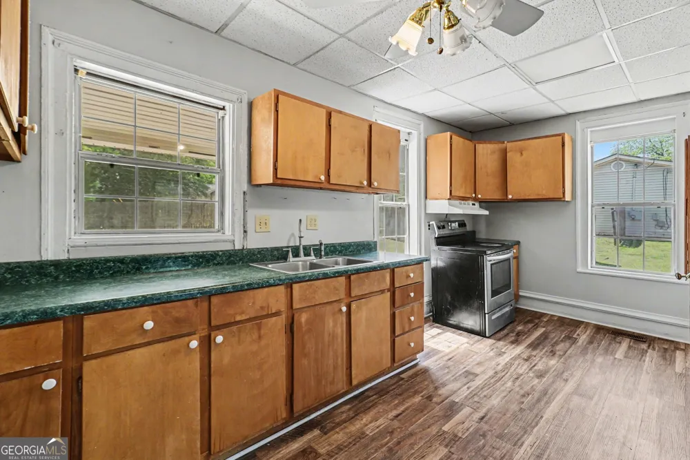 56 North ST Newnan, GA 30263