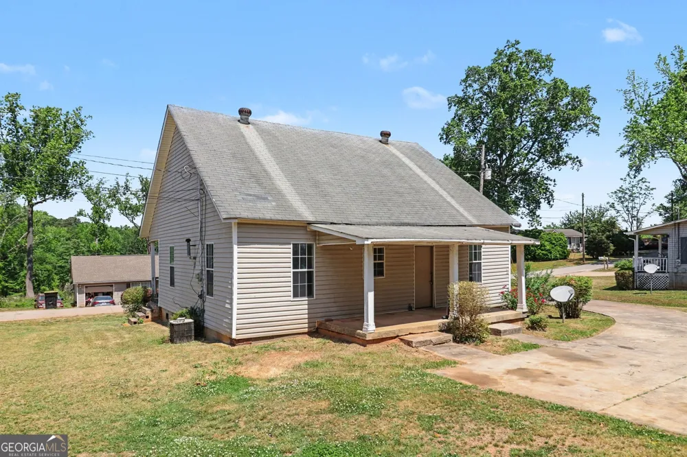 56 North ST Newnan, GA 30263
