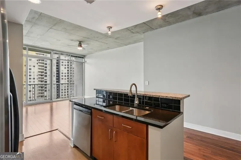 950 W Peachtree ST NW Atlanta, GA 30309