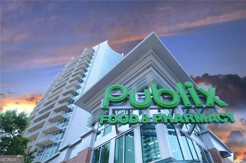 950 W Peachtree ST NW Atlanta, GA 30309