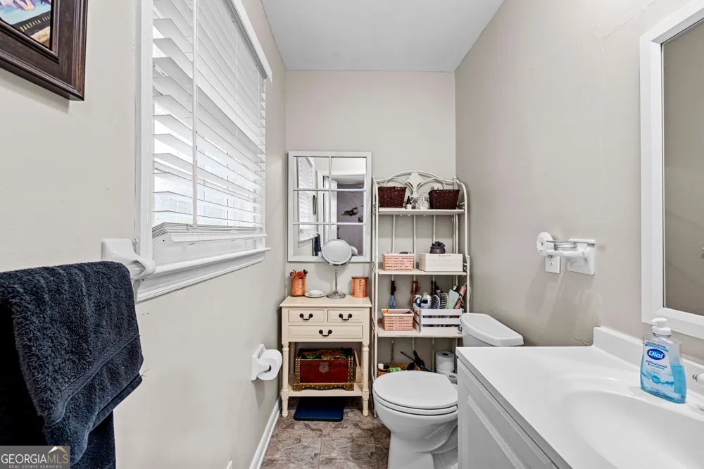 859 King DR SE Conyers, GA 30094