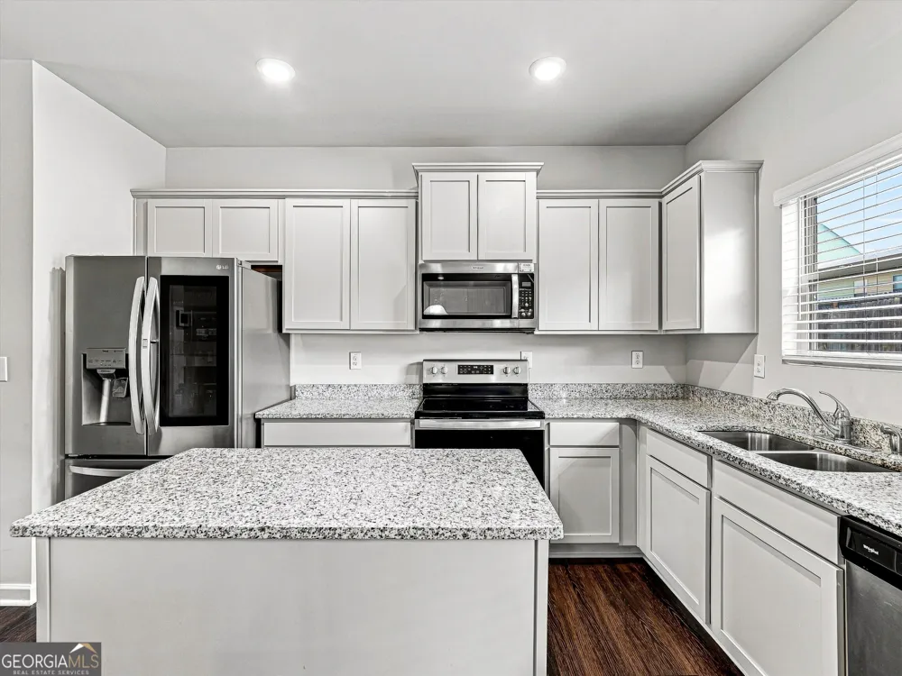 1218 Brookstone CIR Conyers, GA 30012