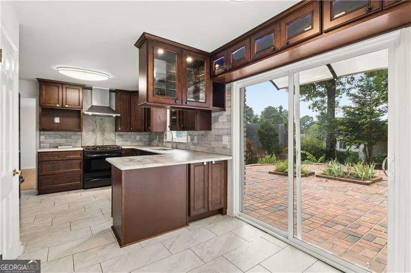 800 Glenairy DR Atlanta, GA 30328