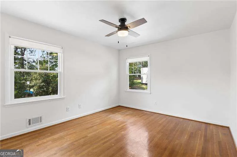 800 Glenairy DR Atlanta, GA 30328