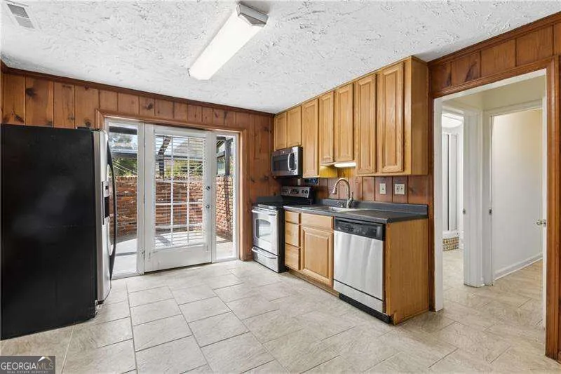 800 Glenairy DR Atlanta, GA 30328
