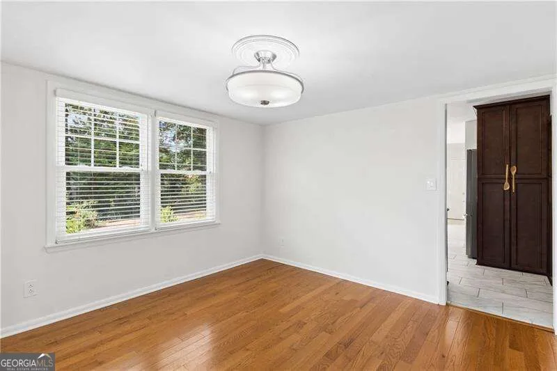 800 Glenairy DR Atlanta, GA 30328