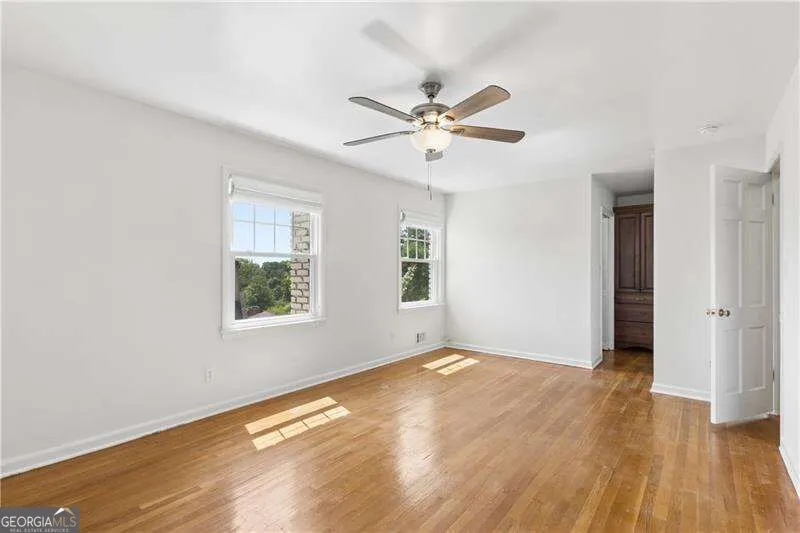 800 Glenairy DR Atlanta, GA 30328
