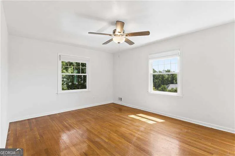 800 Glenairy DR Atlanta, GA 30328