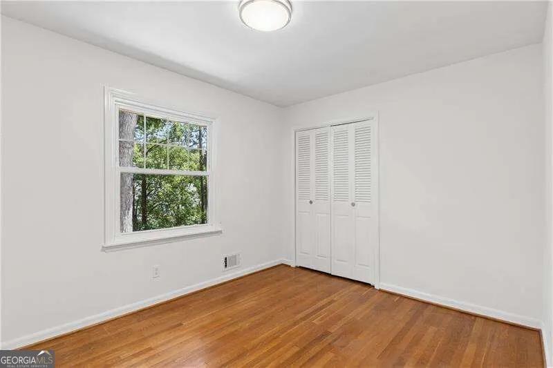 800 Glenairy DR Atlanta, GA 30328