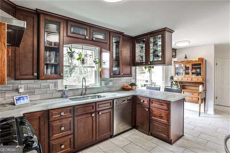 800 Glenairy DR Atlanta, GA 30328