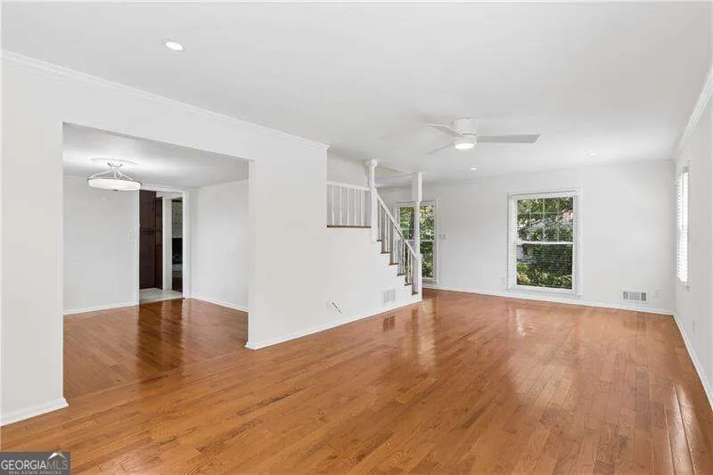 800 Glenairy DR Atlanta, GA 30328