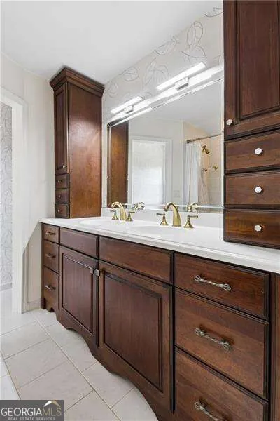 800 Glenairy DR Atlanta, GA 30328