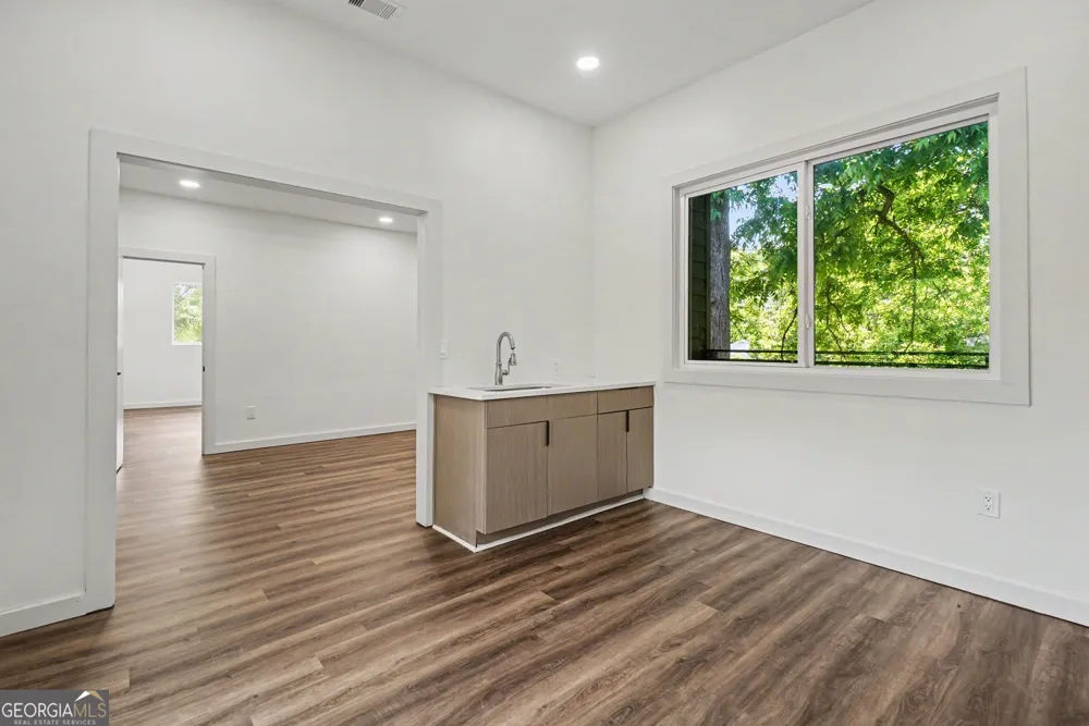 1073 Mayson Turner RD NW Atlanta, GA 30314