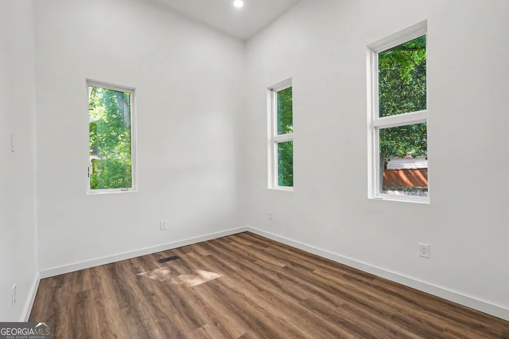 1073 Mayson Turner RD NW Atlanta, GA 30314