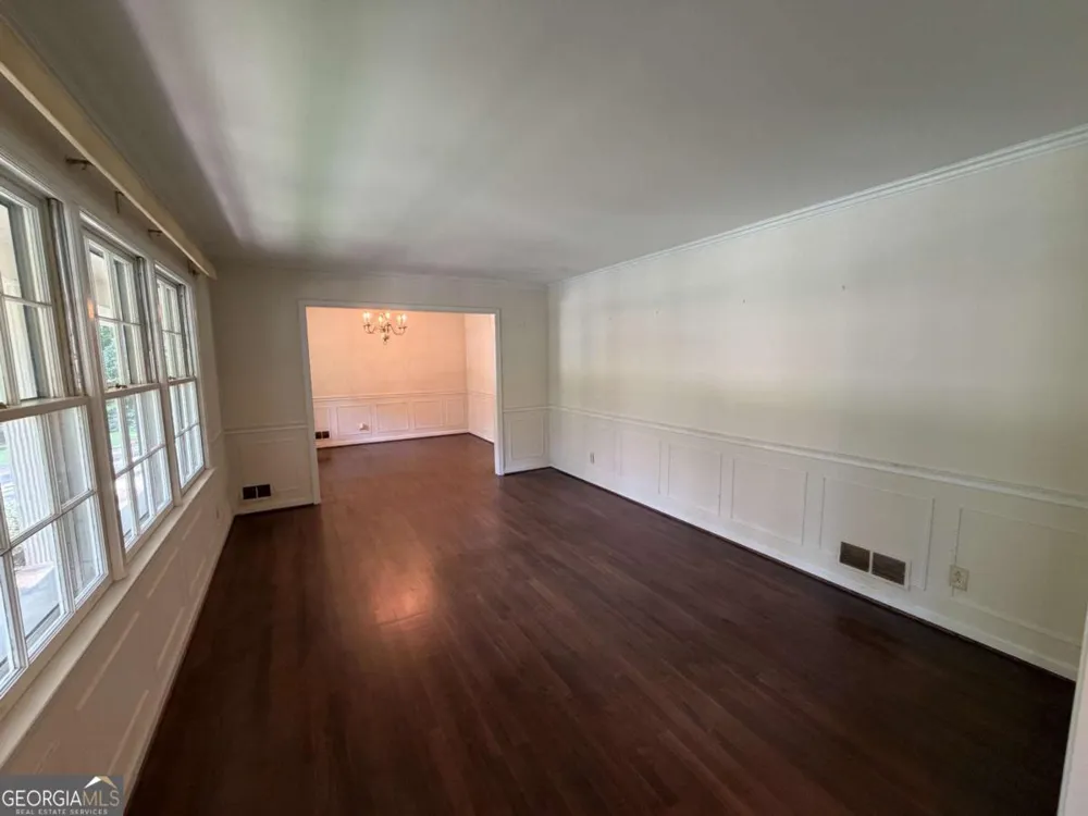3887 Menlo DR Atlanta, GA 30340